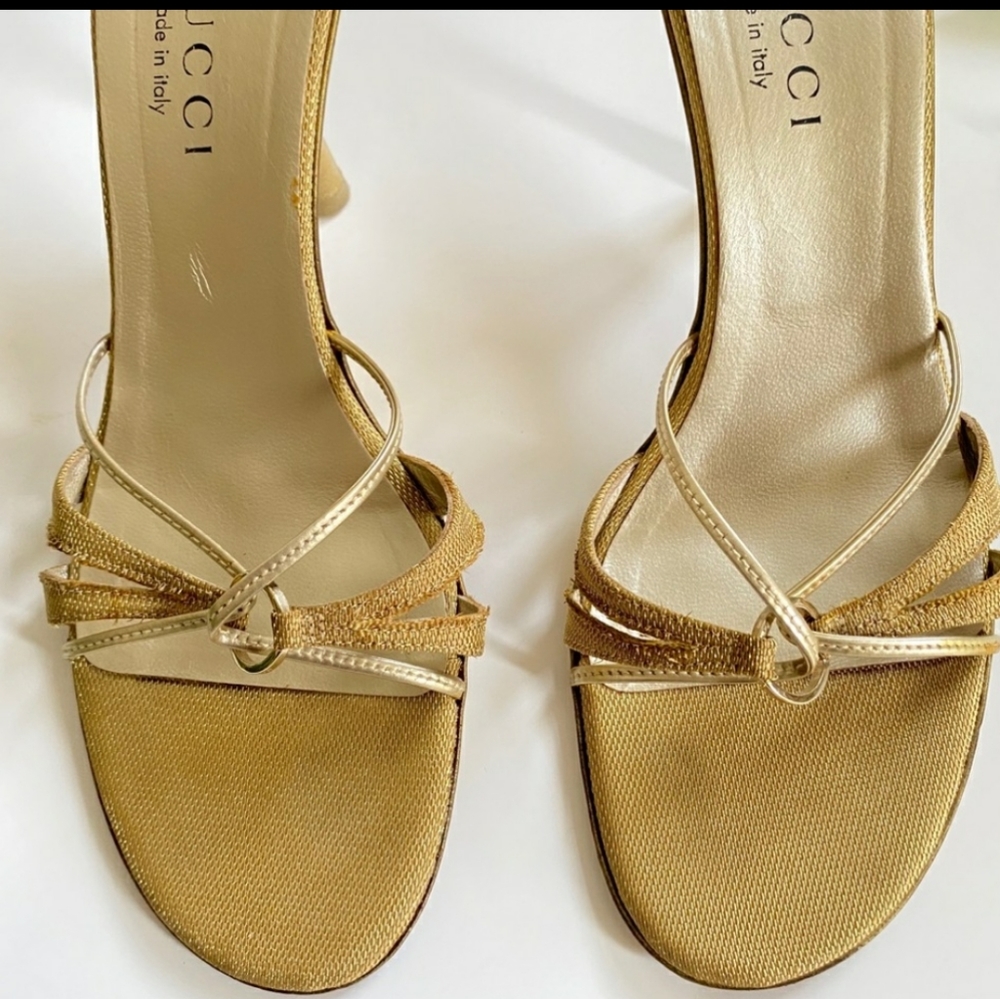 Gucci Vintage kitten Heels Gold Sandals